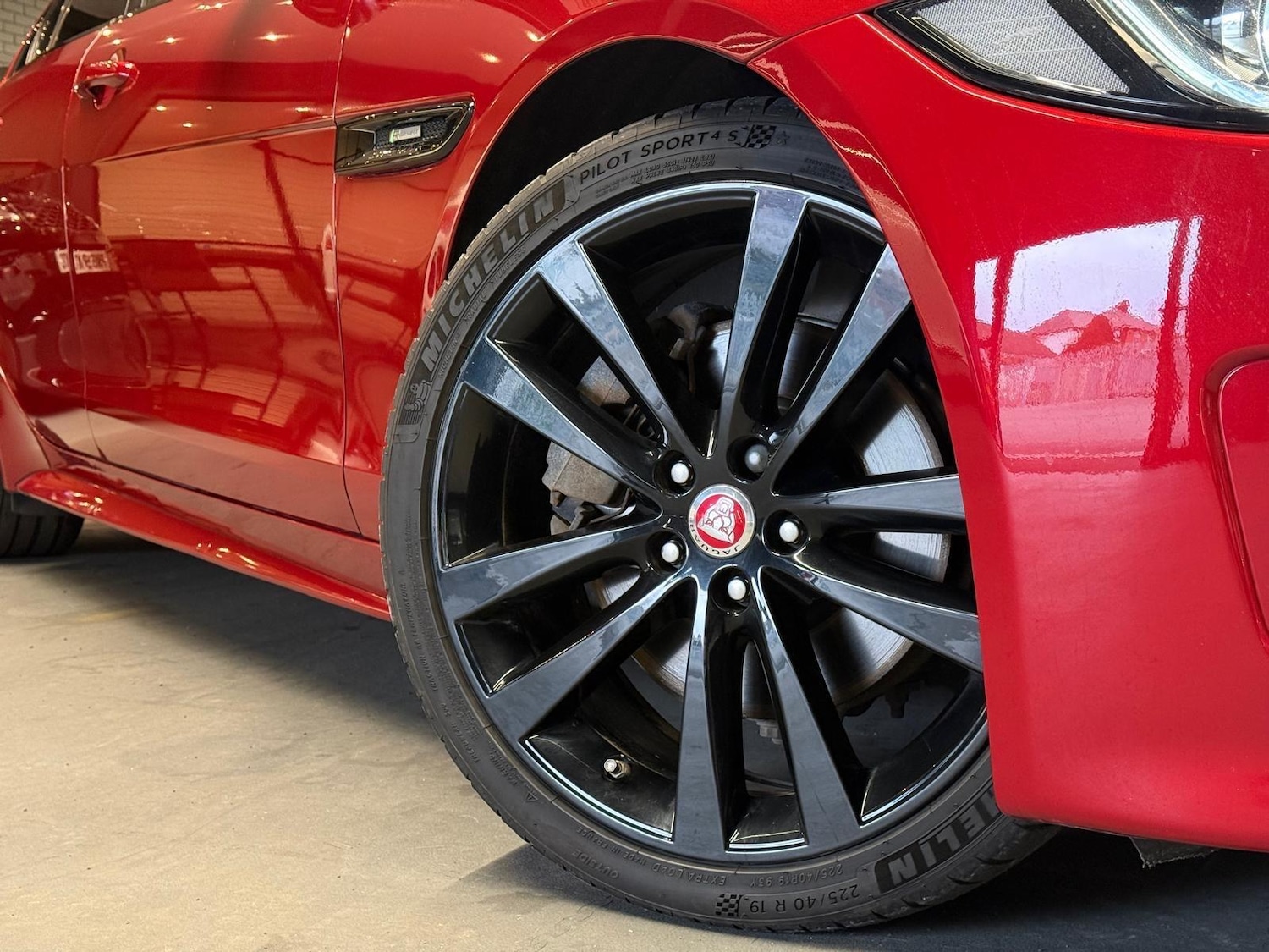 Used Jaguar XE for sale - 77320932: Photo 12