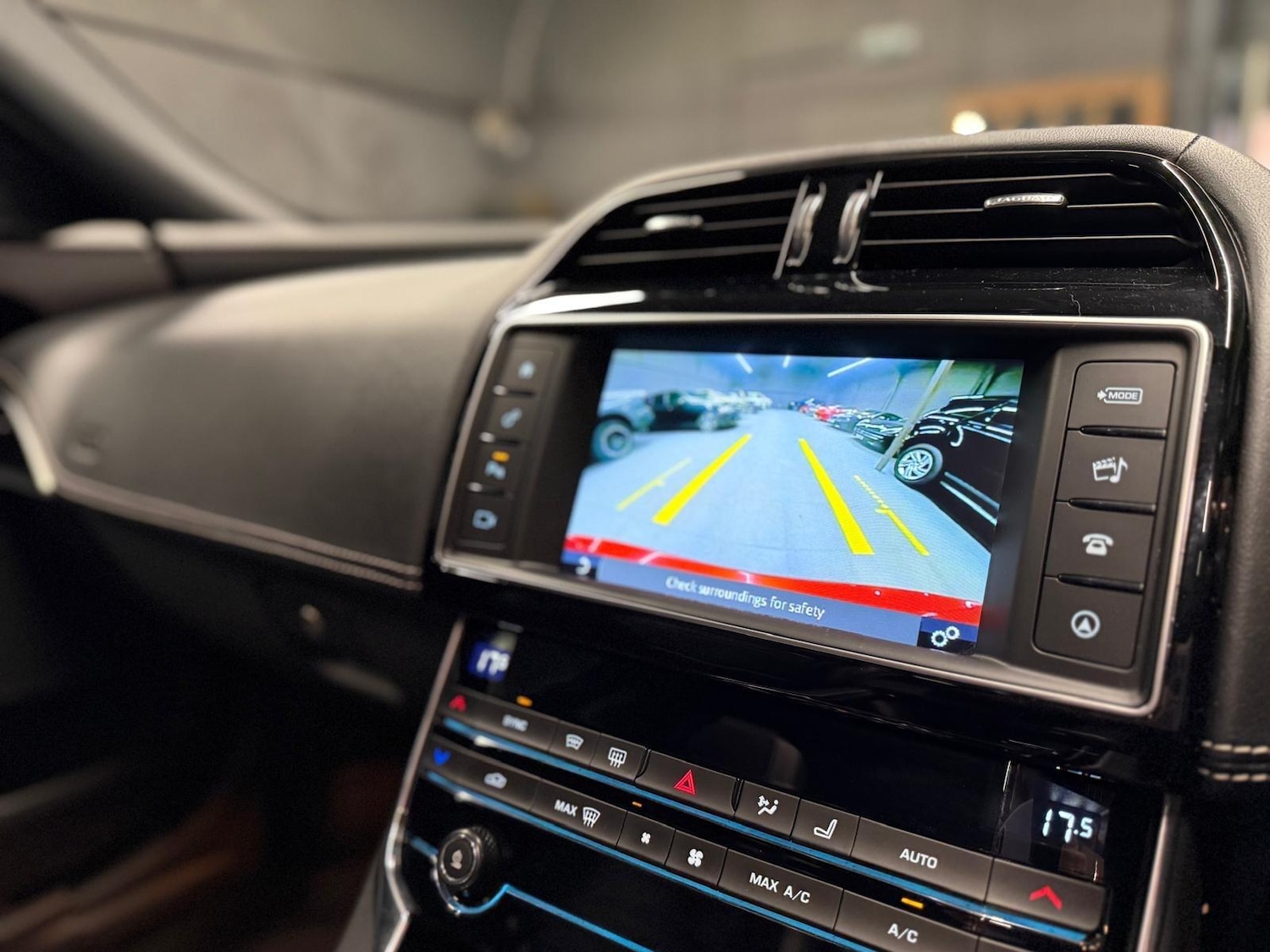 Used Jaguar XE for sale - 77320932: Photo 14