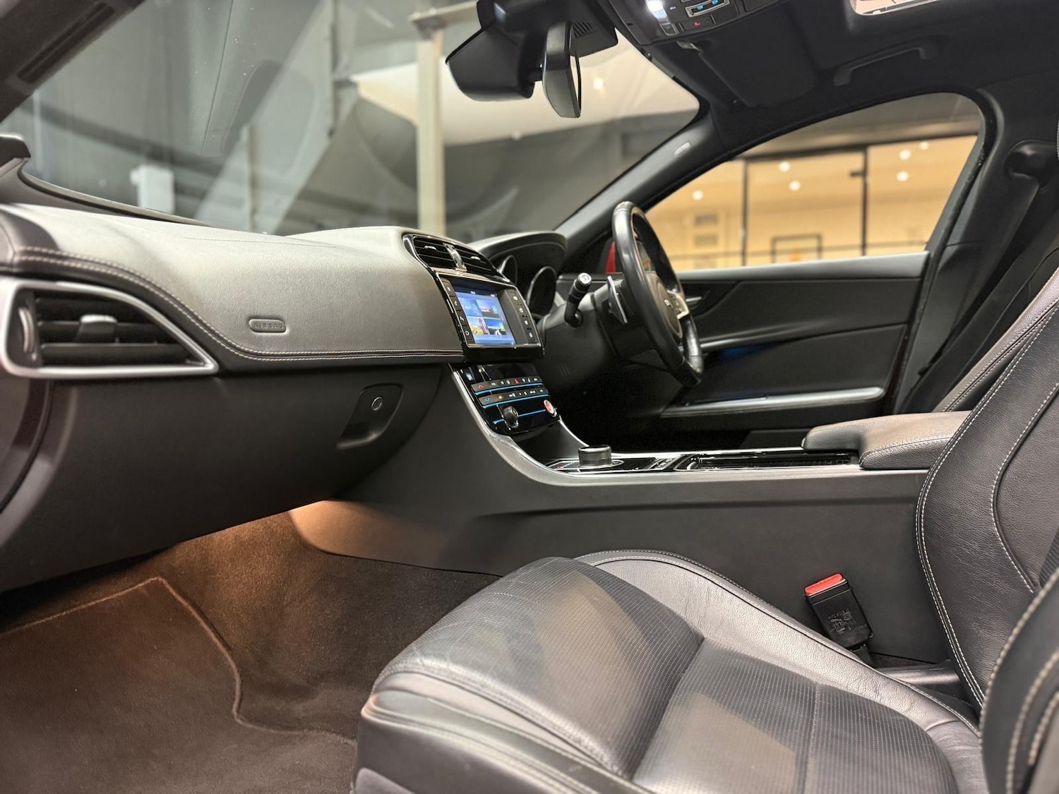 Used Jaguar XE for sale - 77320932: Photo 15