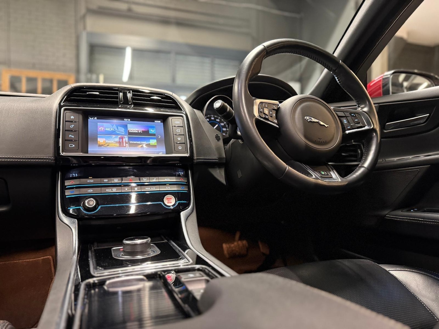 Used Jaguar XE for sale - 77320932: Photo 16