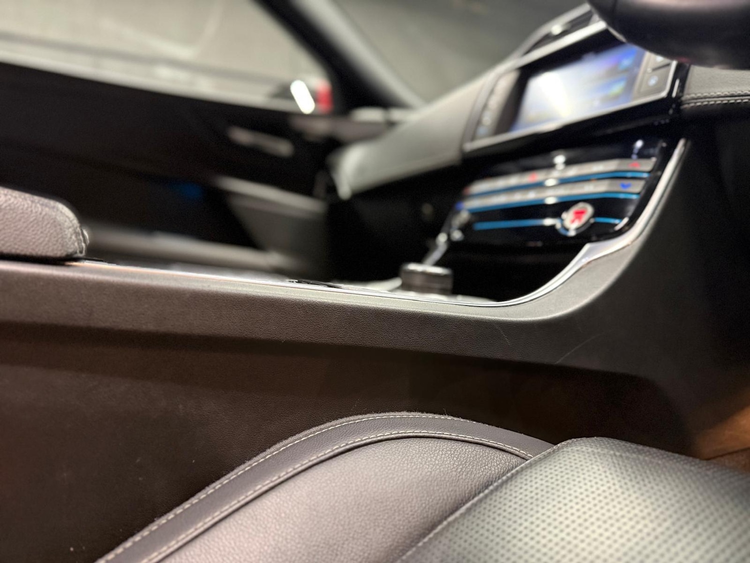 Used Jaguar XE for sale - 77320932: Photo 23