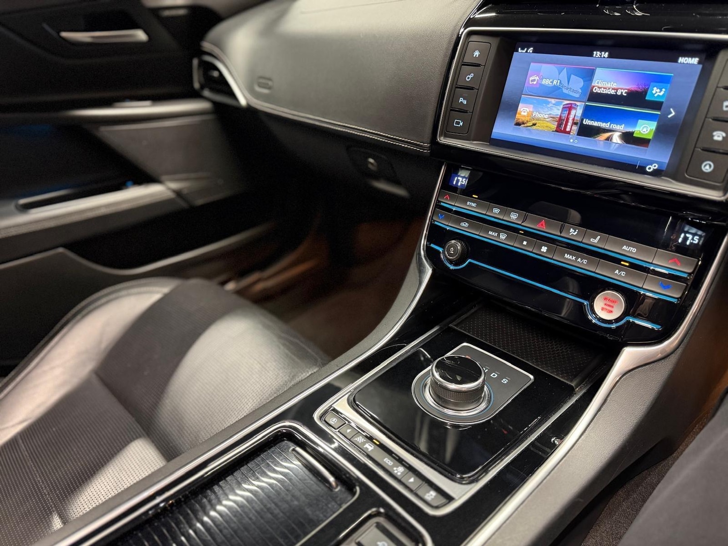 Used Jaguar XE for sale - 77320932: Photo 9