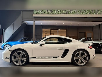 Used Porsche Cayman 2024 for sale - 77645946: Photo