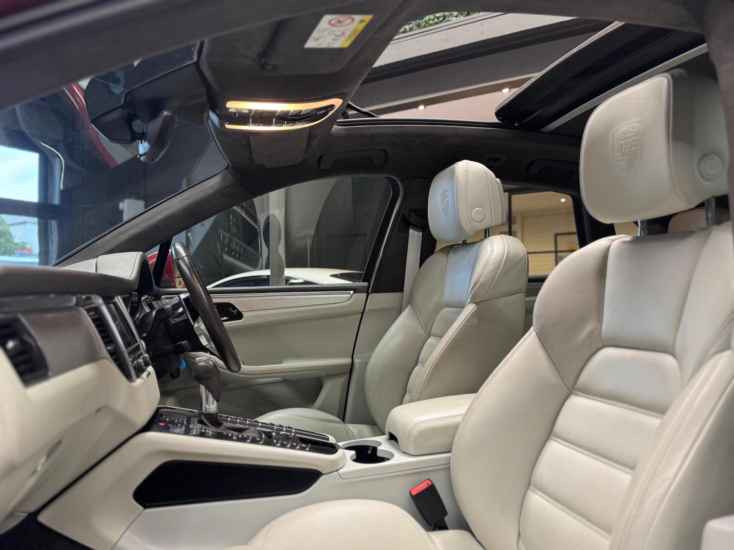 Used Porsche Macan 2015 for sale - 77190991: Photo 14