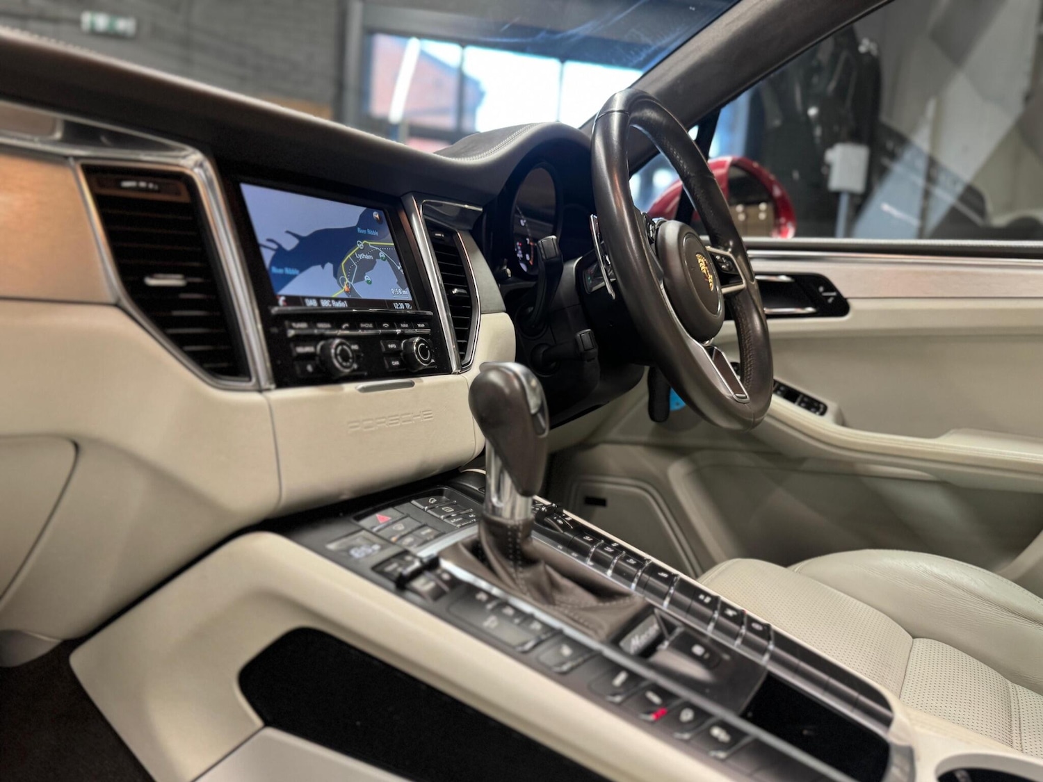 Used Porsche Macan 2015 for sale - 77190991: Photo 15