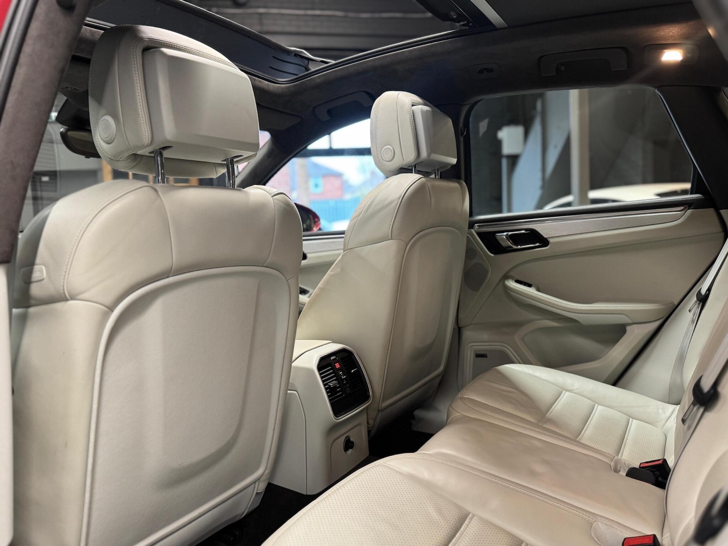 Used Porsche Macan 2015 for sale - 77190991: Photo 30