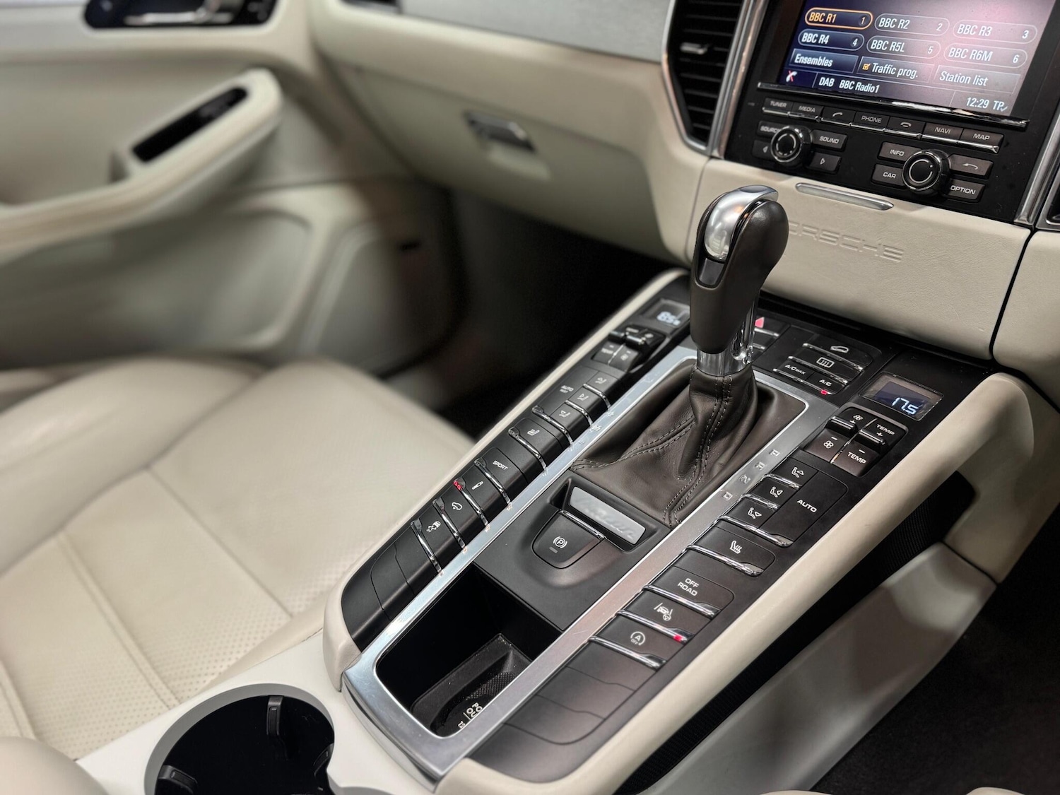 Used Porsche Macan 2015 for sale - 77190991: Photo 8