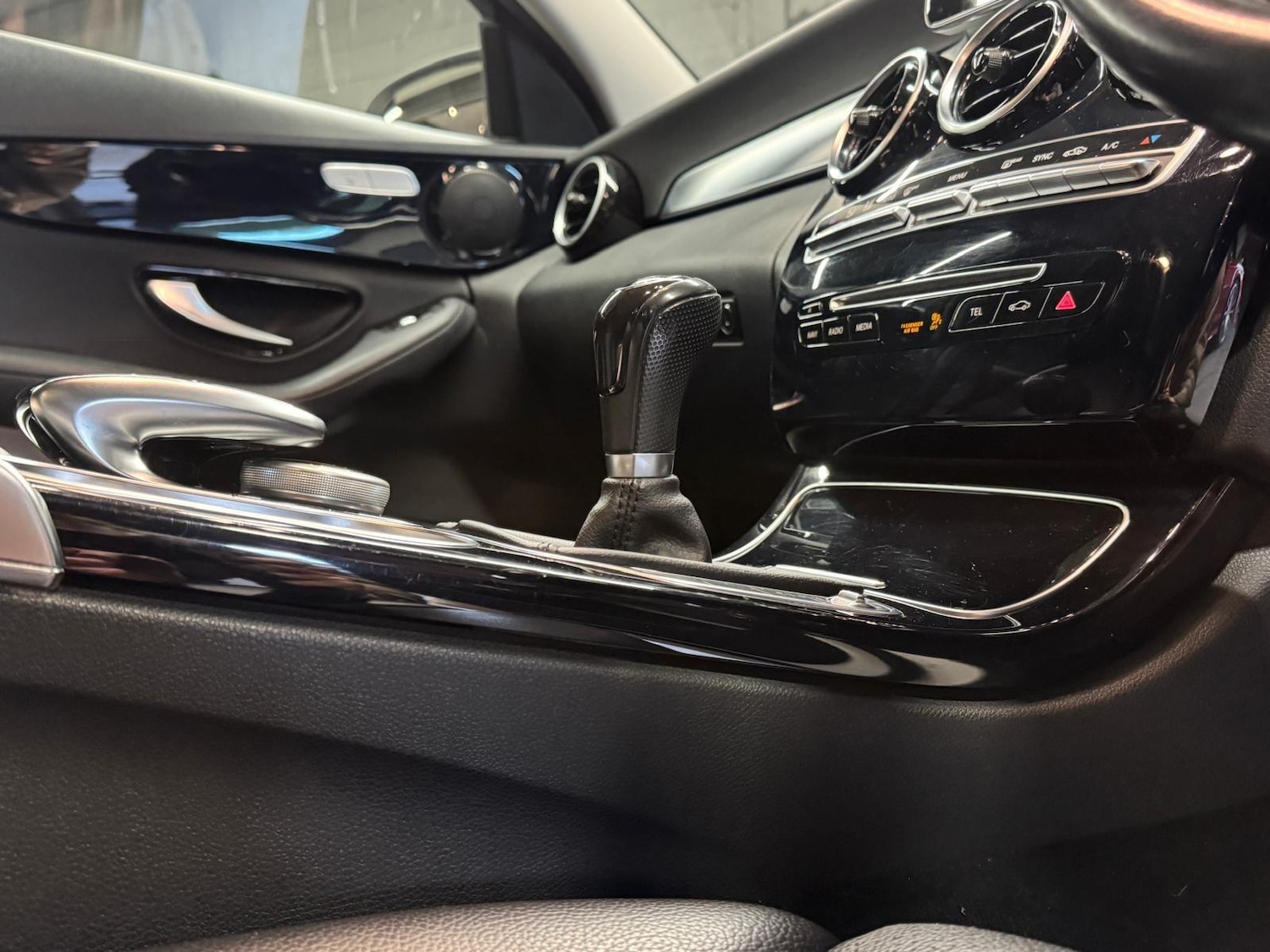 Used Mercedes-Benz C Class 2015 for sale - 77191224: Photo 27