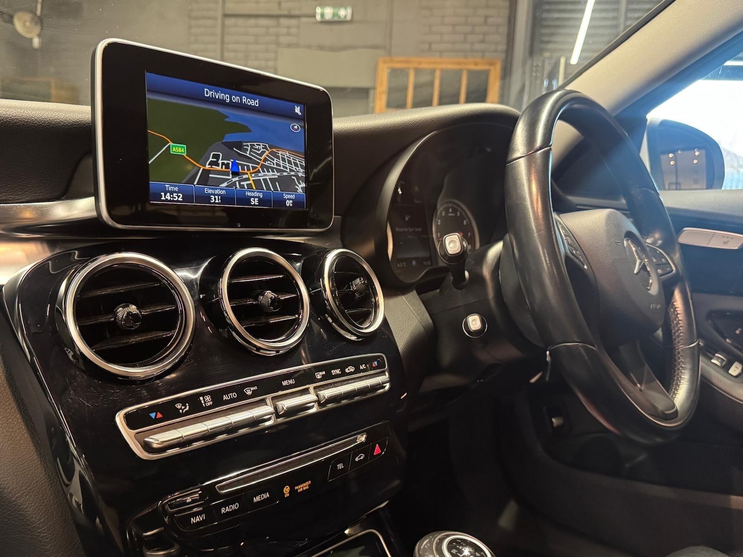 Used Mercedes-Benz C Class 2015 for sale - 77191224: Photo 9