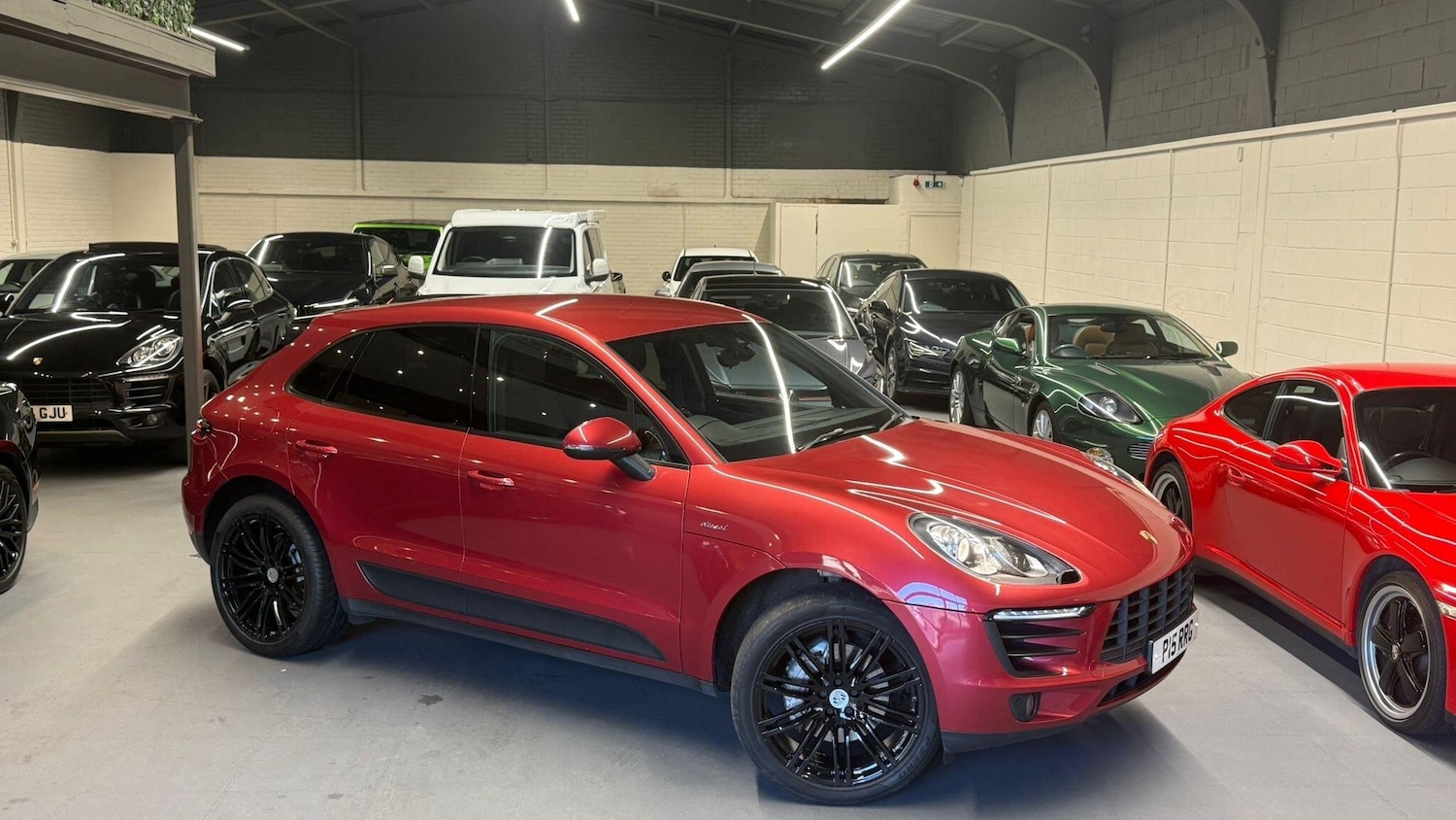 Used Porsche Macan 2015 for sale - 76865835: Photo 1