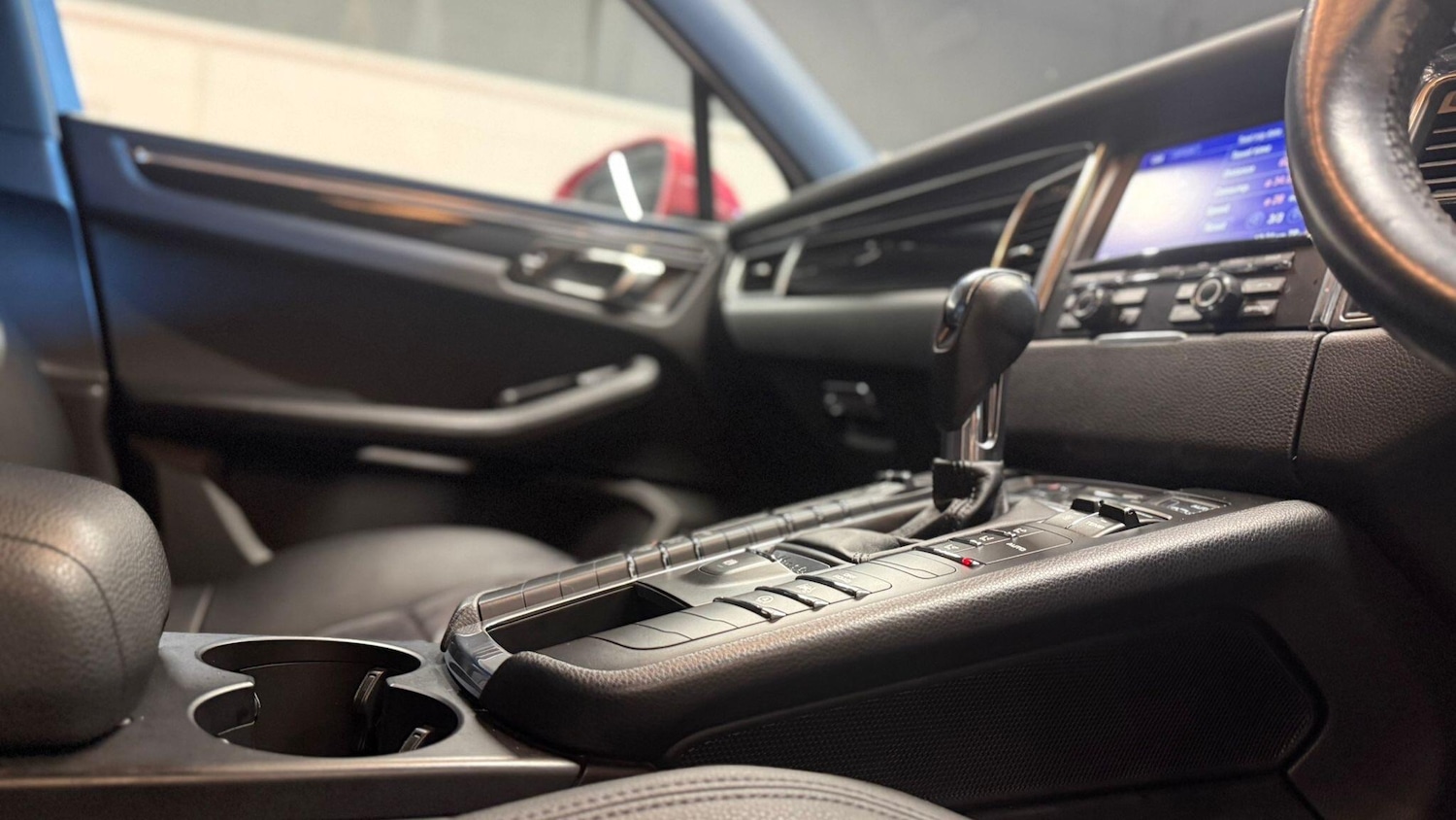 Used Porsche Macan 2015 for sale - 76865835: Photo 21