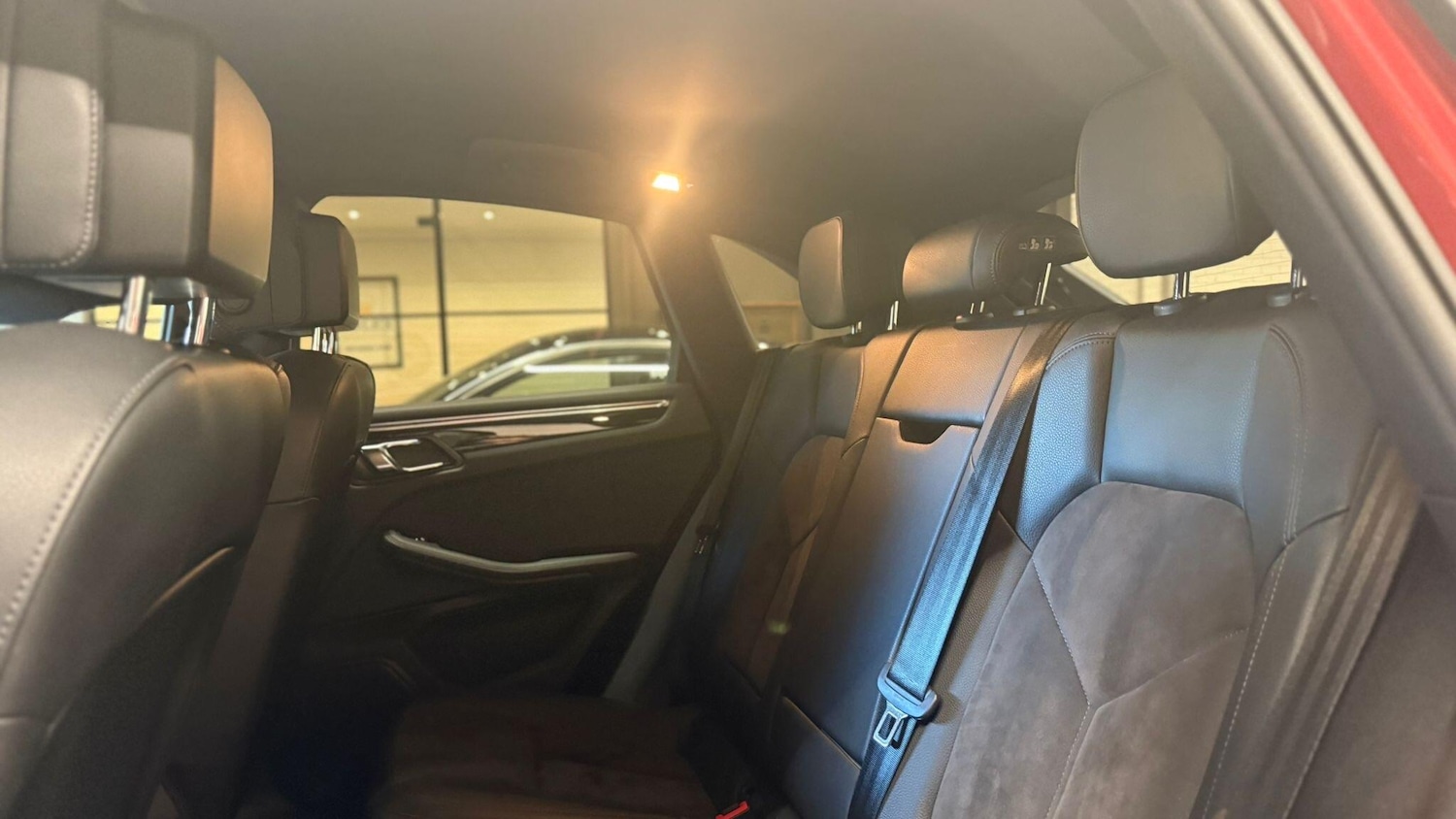 Used Porsche Macan 2015 for sale - 76865835: Photo 31