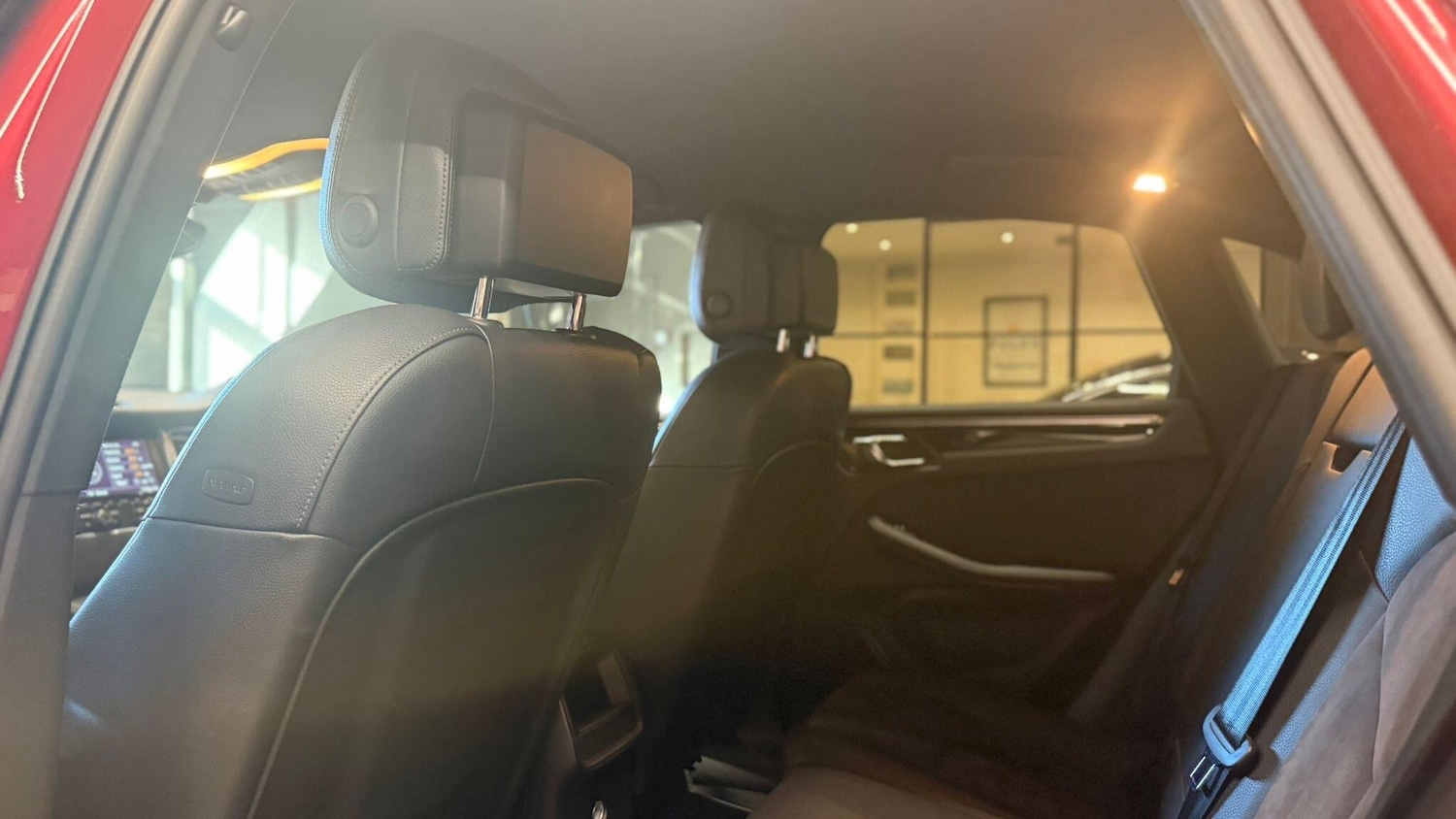 Used Porsche Macan 2015 for sale - 76865835: Photo 32