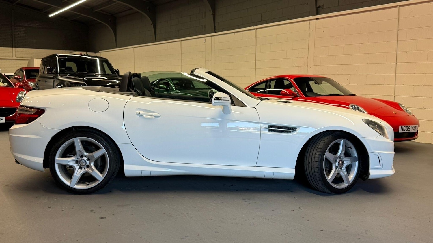 Used Mercedes-Benz SLK 2014 for sale - 76866479: Photo 18