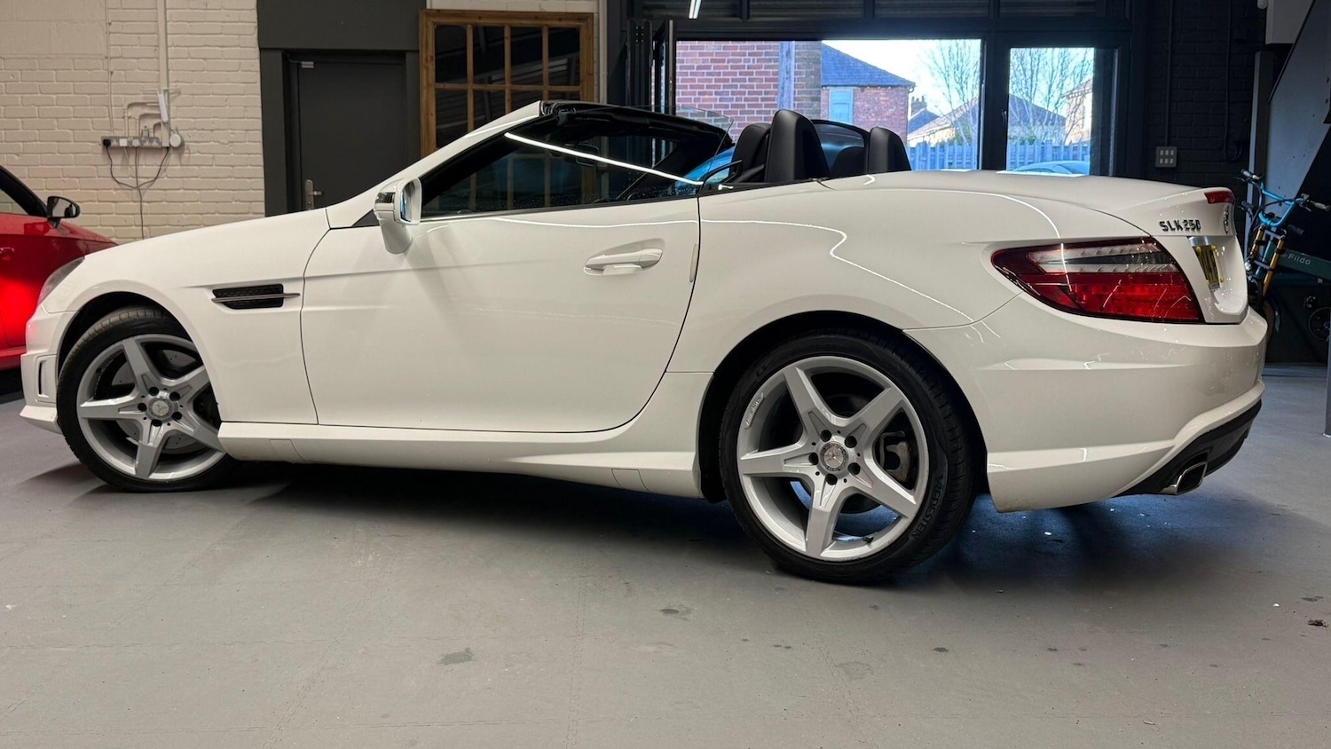 Used Mercedes-Benz SLK 2014 for sale - 76866479: Photo 19
