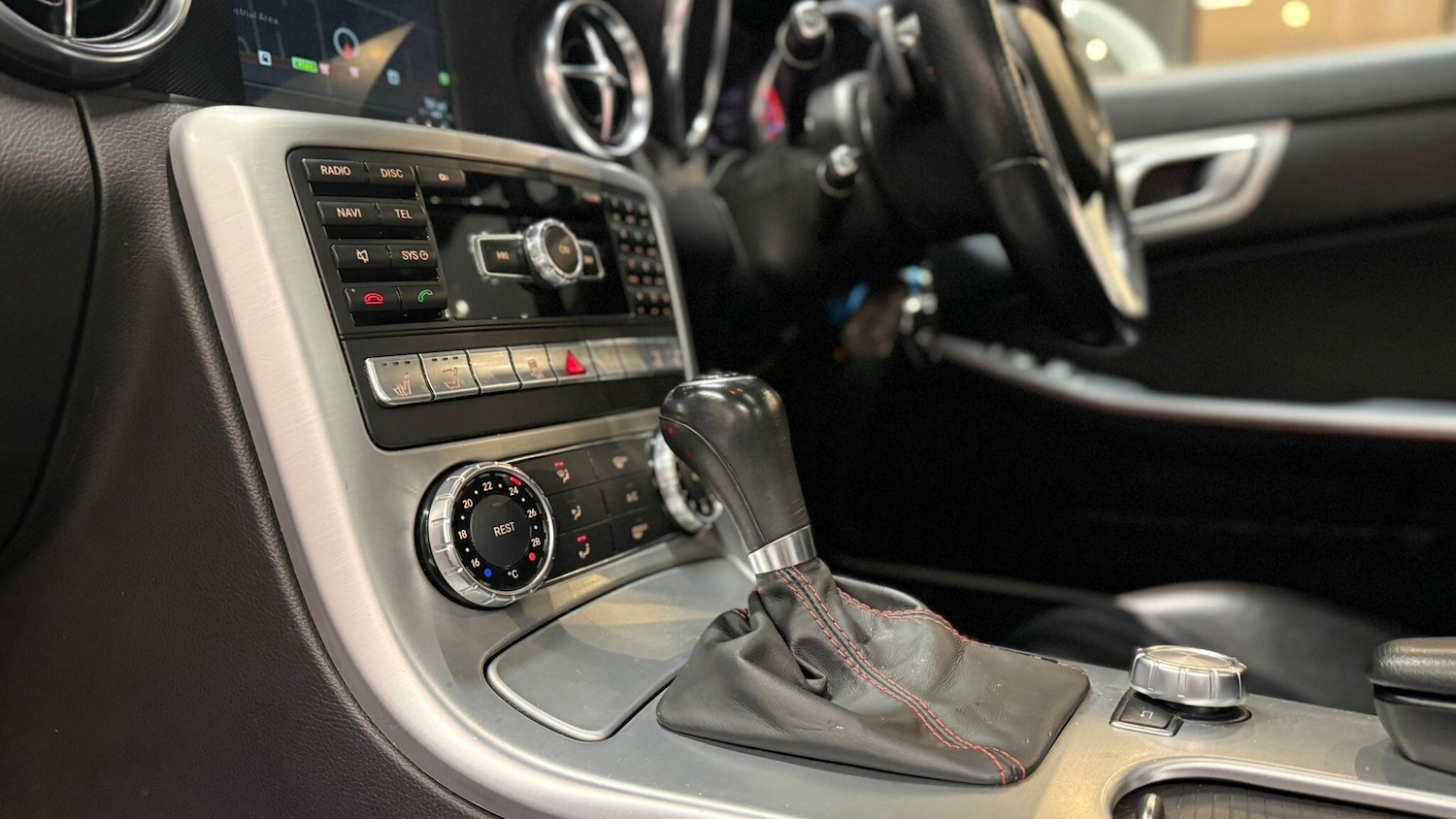 Used Mercedes-Benz SLK 2014 for sale - 76866479: Photo 21