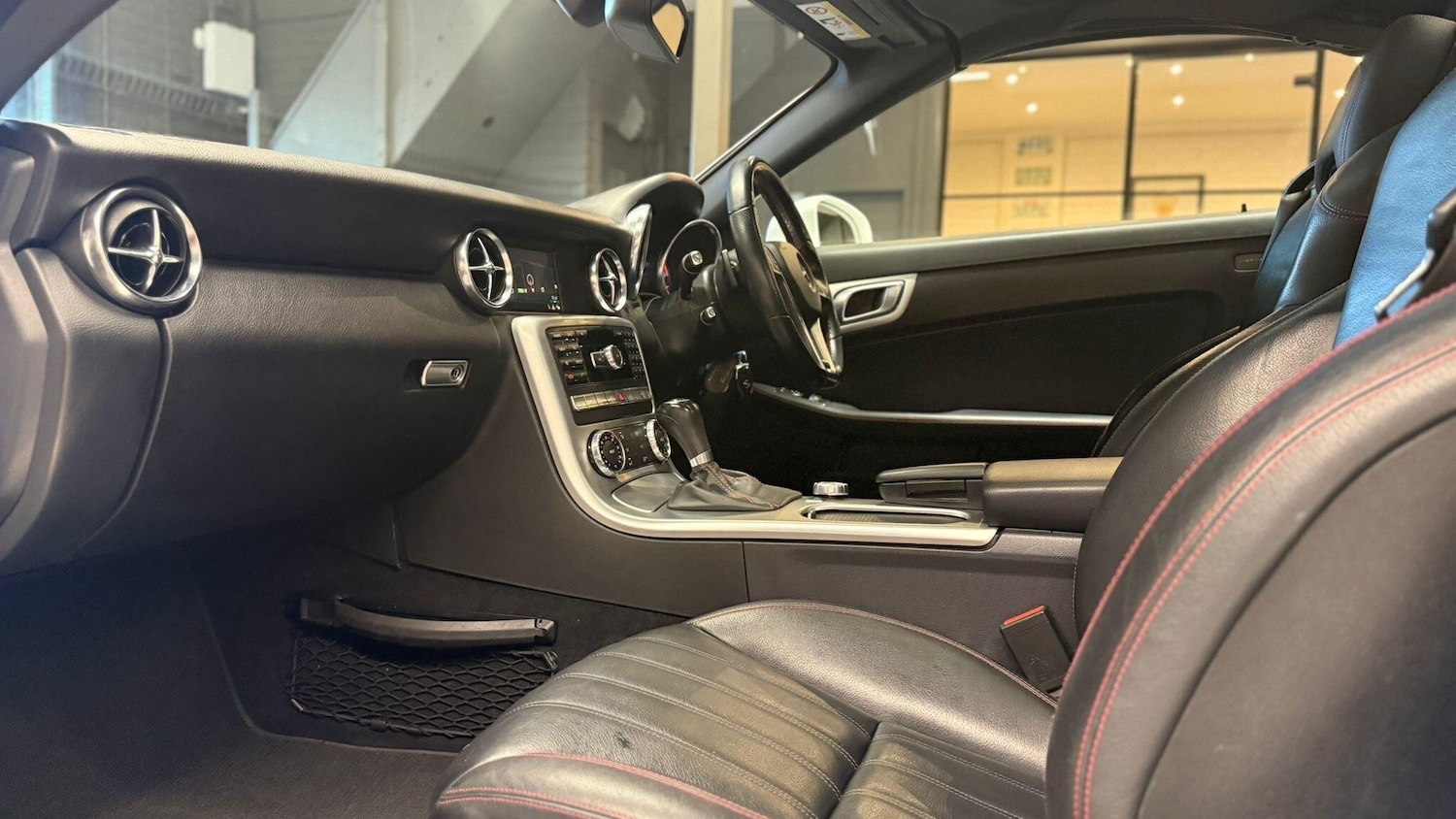 Used Mercedes-Benz SLK 2014 for sale - 76866479: Photo 22