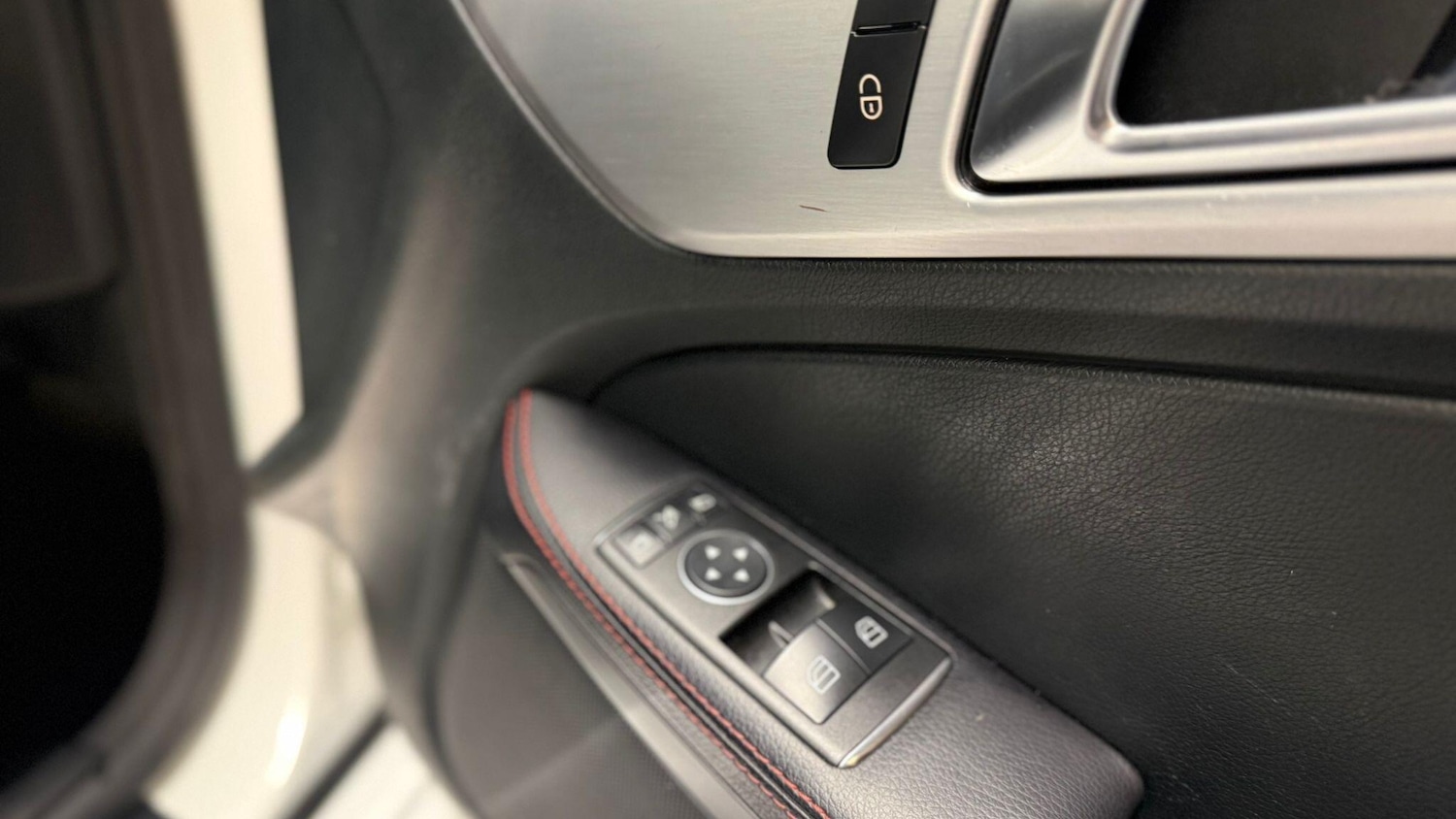 Used Mercedes-Benz SLK 2014 for sale - 76866479: Photo 29