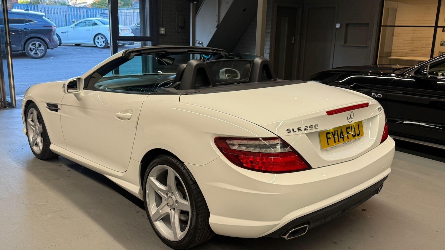 Used Mercedes-Benz SLK 2014 for sale - 76866479: Photo 4
