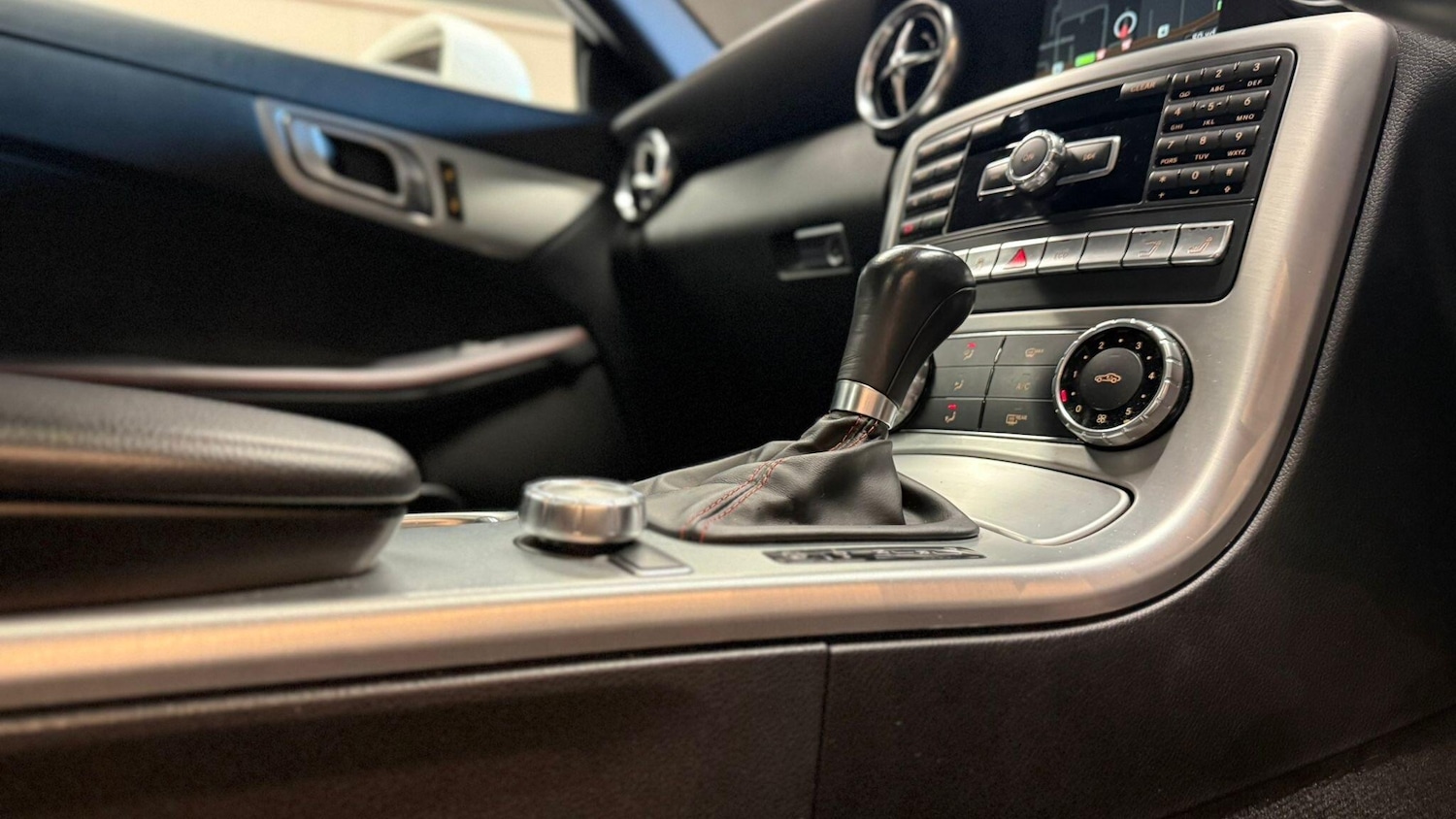 Used Mercedes-Benz SLK 2014 for sale - 76866479: Photo 9