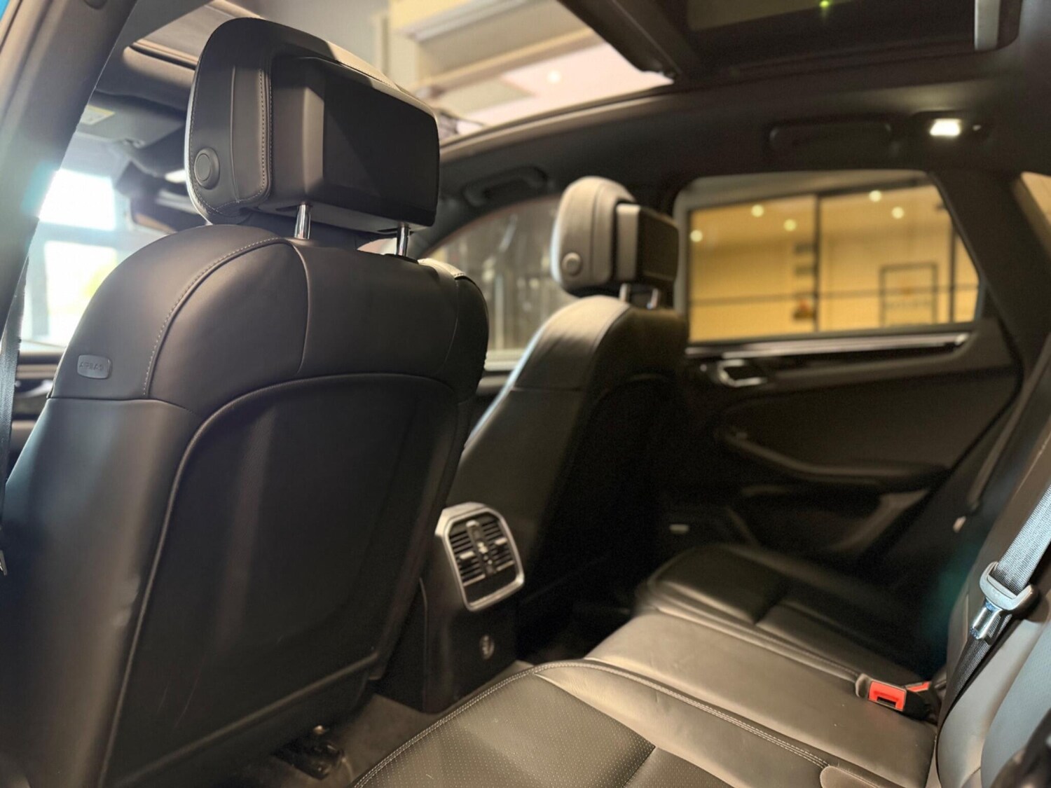 Used Porsche Macan 2018 for sale - 78127583: Photo 18