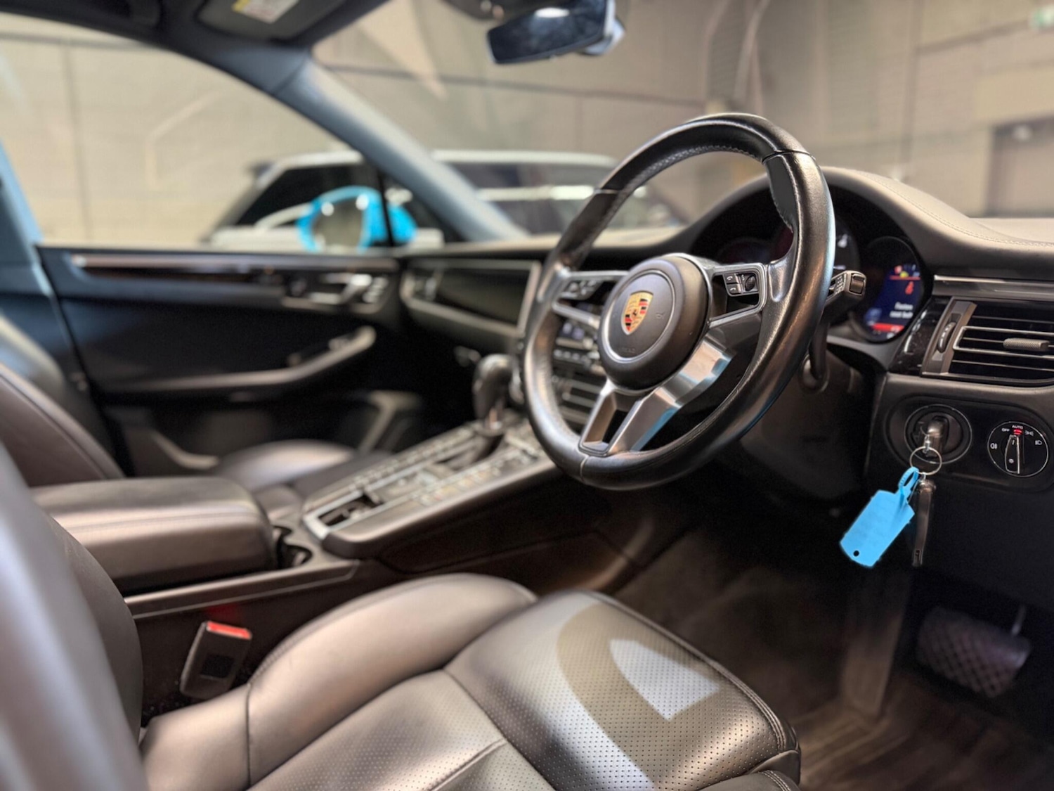 Used Porsche Macan 2018 for sale - 78127583: Photo 3