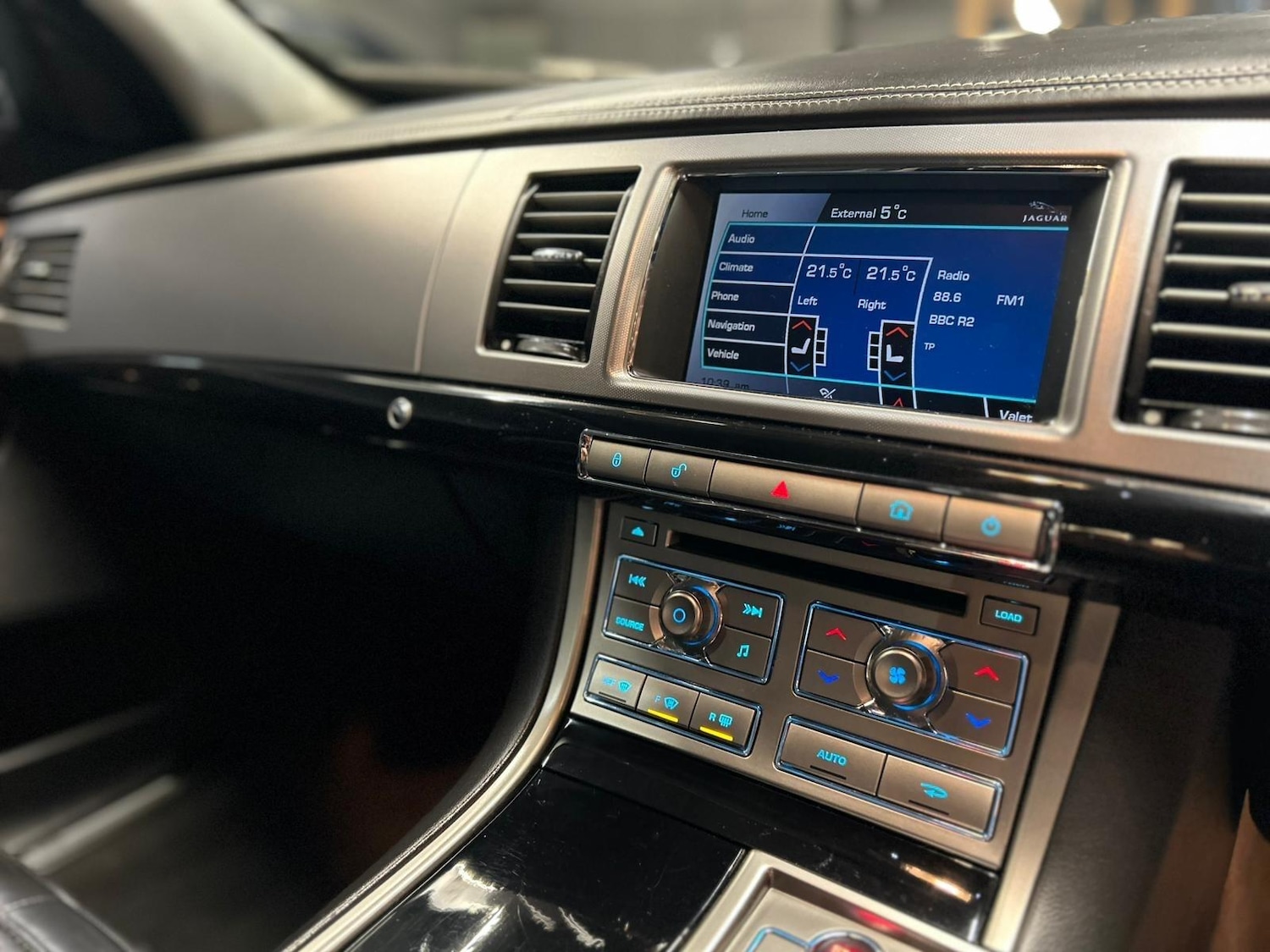 Used Jaguar XF 2011 for sale - 77073916: Photo 13