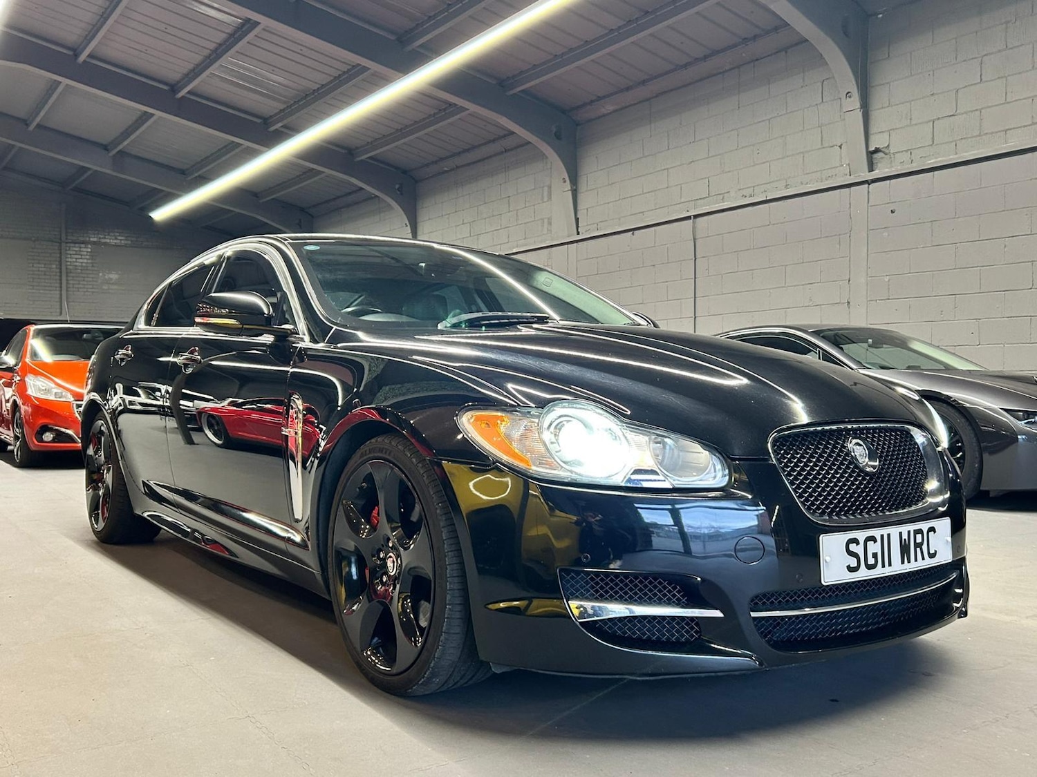 Used Jaguar XF 2011 for sale - 77073916: Photo 2