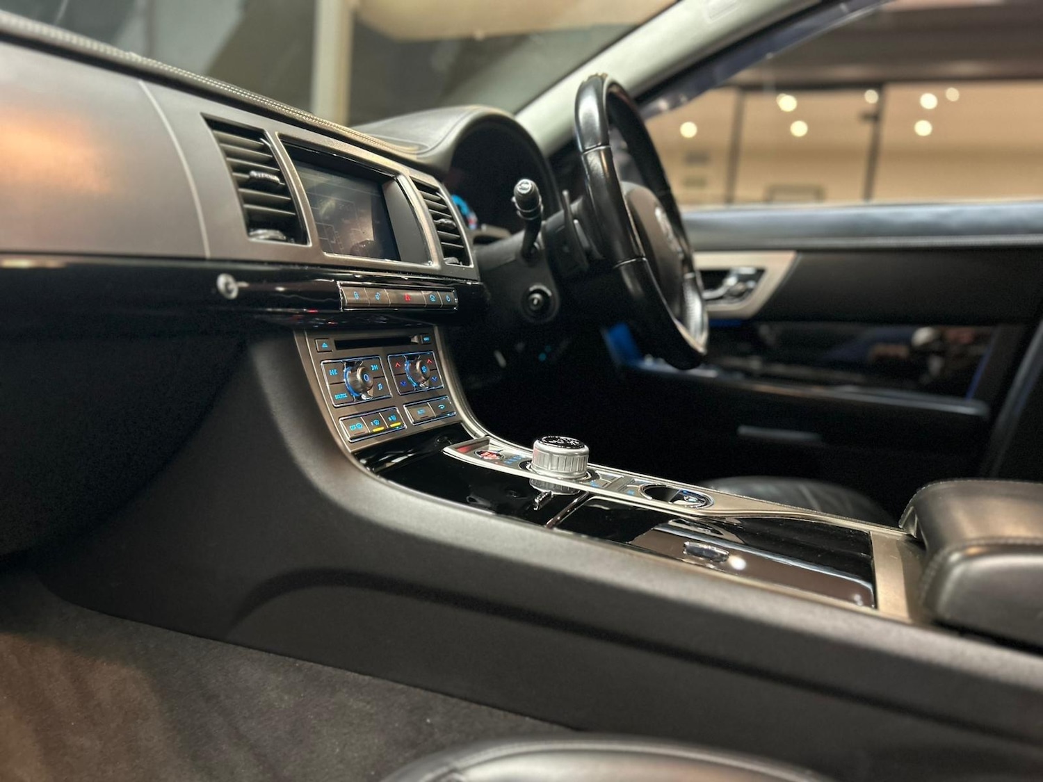 Used Jaguar XF 2011 for sale - 77073916: Photo 20