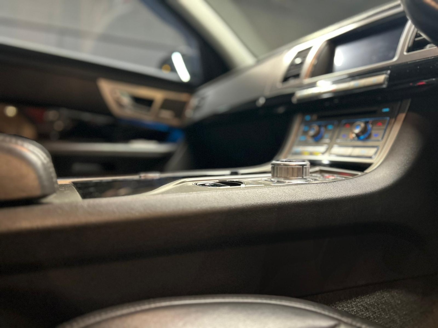 Used Jaguar XF 2011 for sale - 77073916: Photo 23