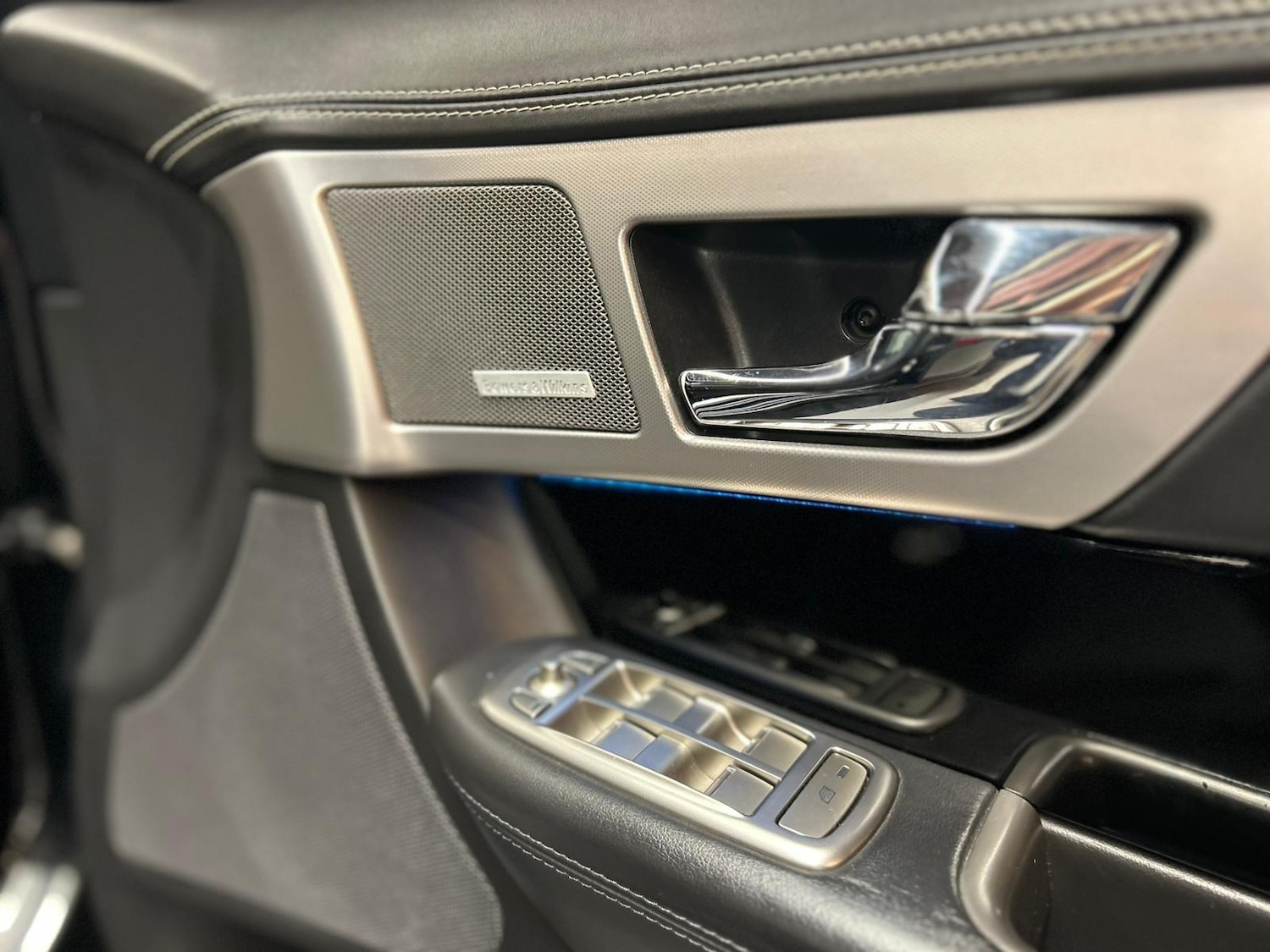 Used Jaguar XF 2011 for sale - 77073916: Photo 24