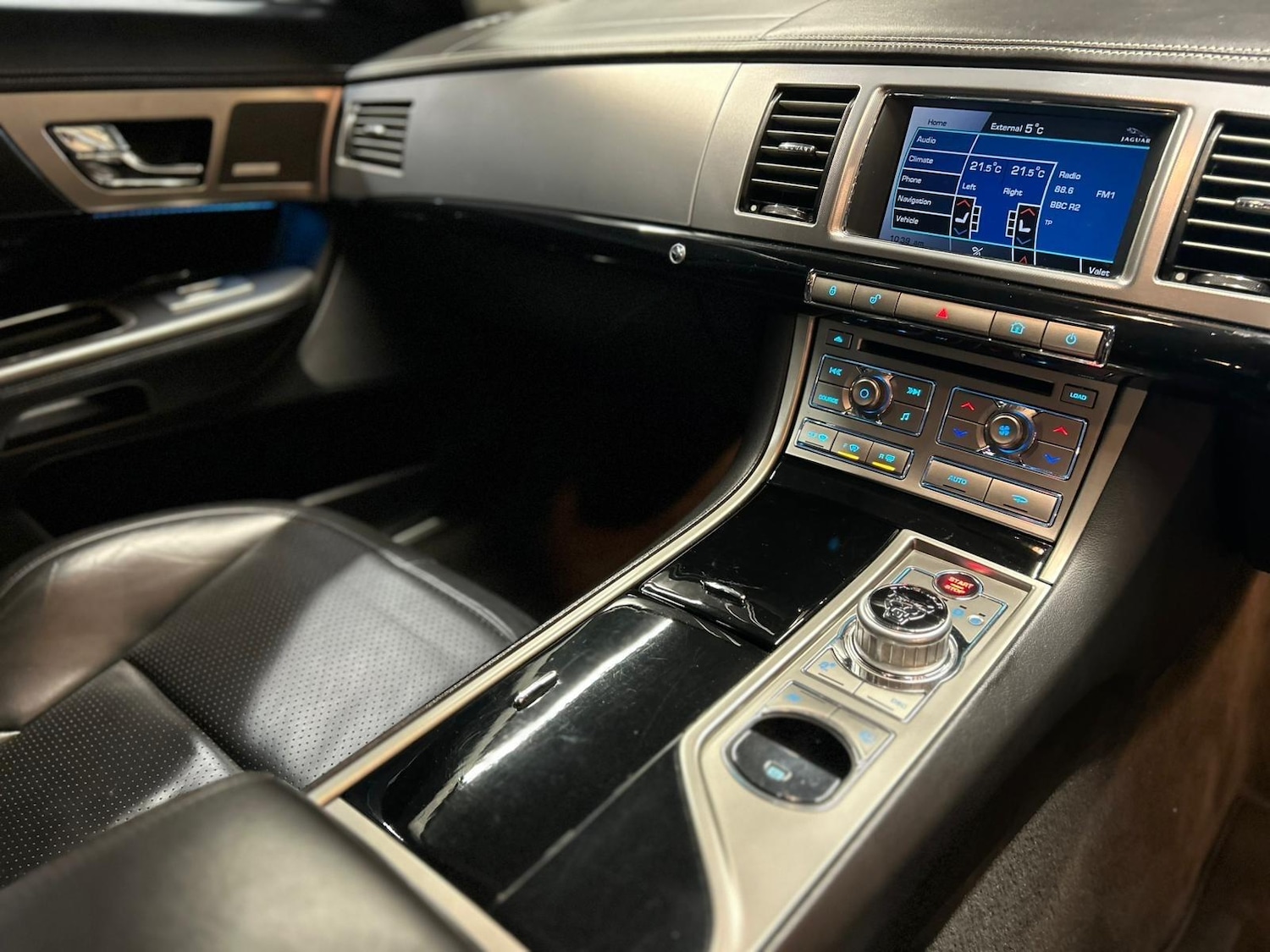 Used Jaguar XF 2011 for sale - 77073916: Photo 7