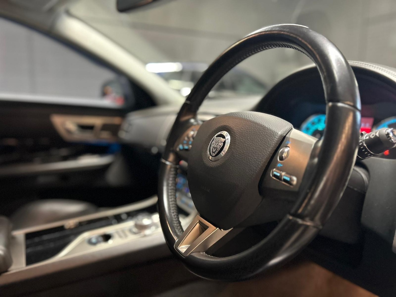 Used Jaguar XF 2011 for sale - 77073916: Photo 9