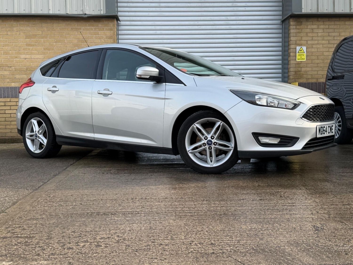 Used Ford Focus for sale - 77969862: Photo 2