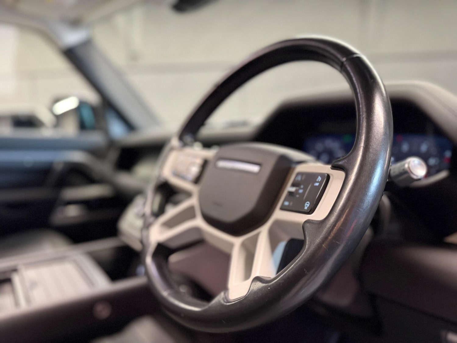 Used Land Rover Defender 2020 for sale - 78127451: Photo 16