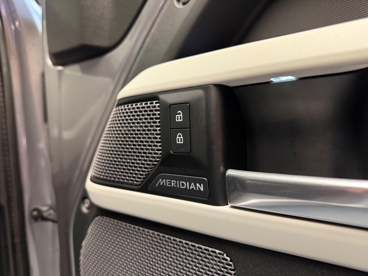 Used Land Rover Defender 2020 for sale - 78127451: Photo 35