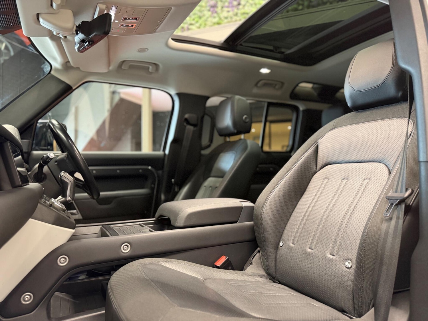 Used Land Rover Defender 2020 for sale - 78127451: Photo 7