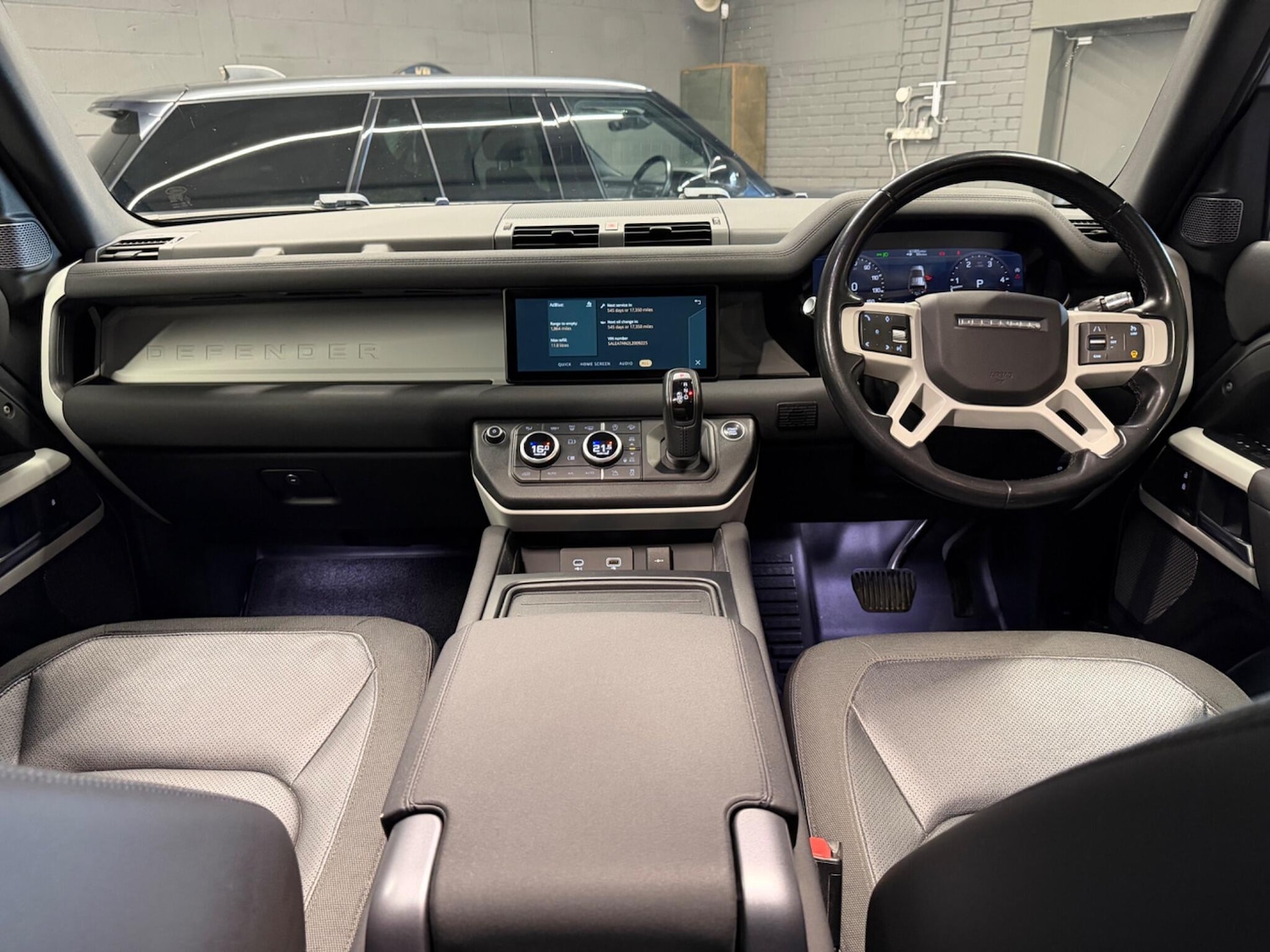 Used Land Rover Defender 2020 for sale - 78127451: Photo 8