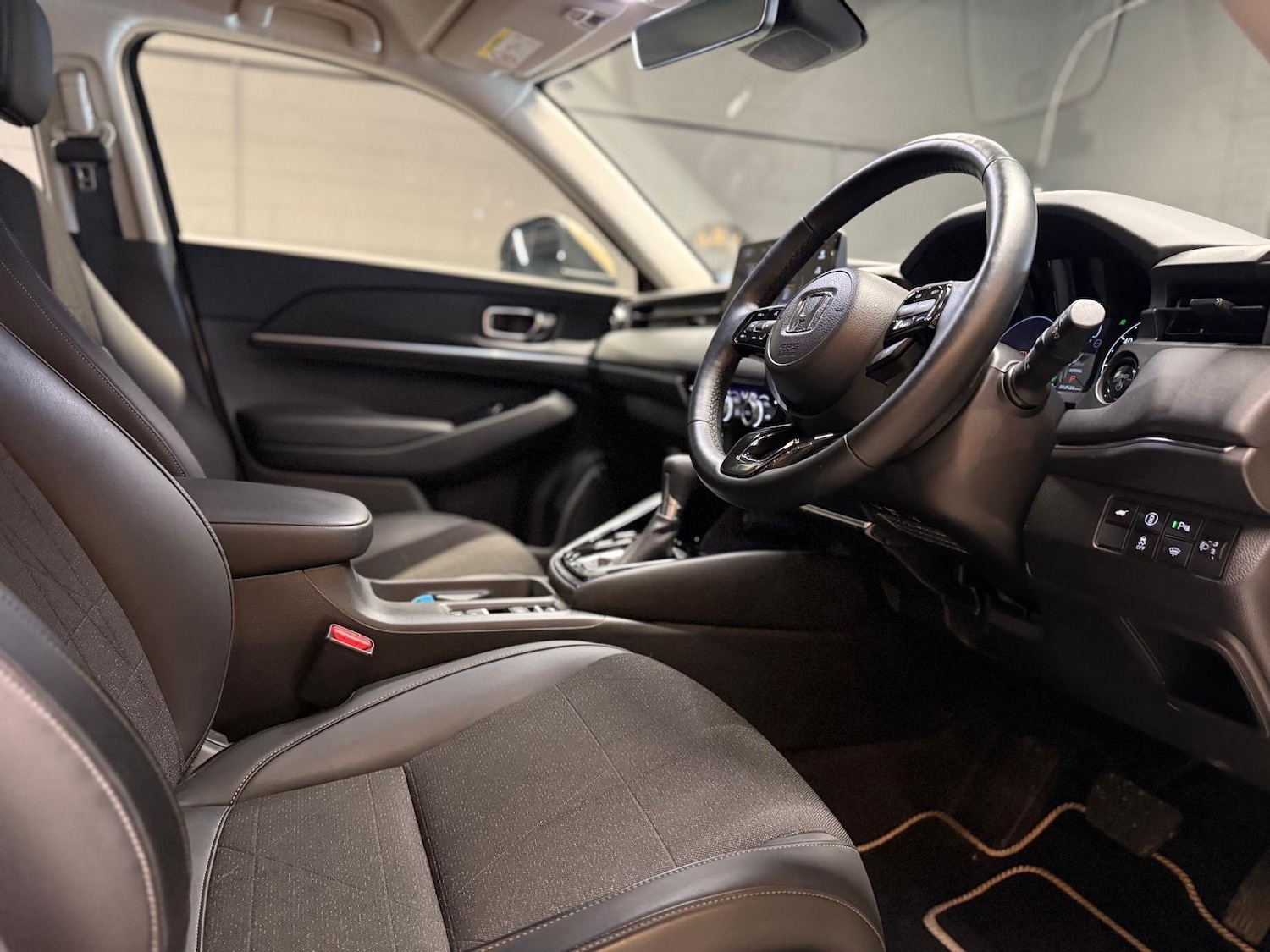 Used Honda HR-V 2023 for sale - 77320970: Photo 3