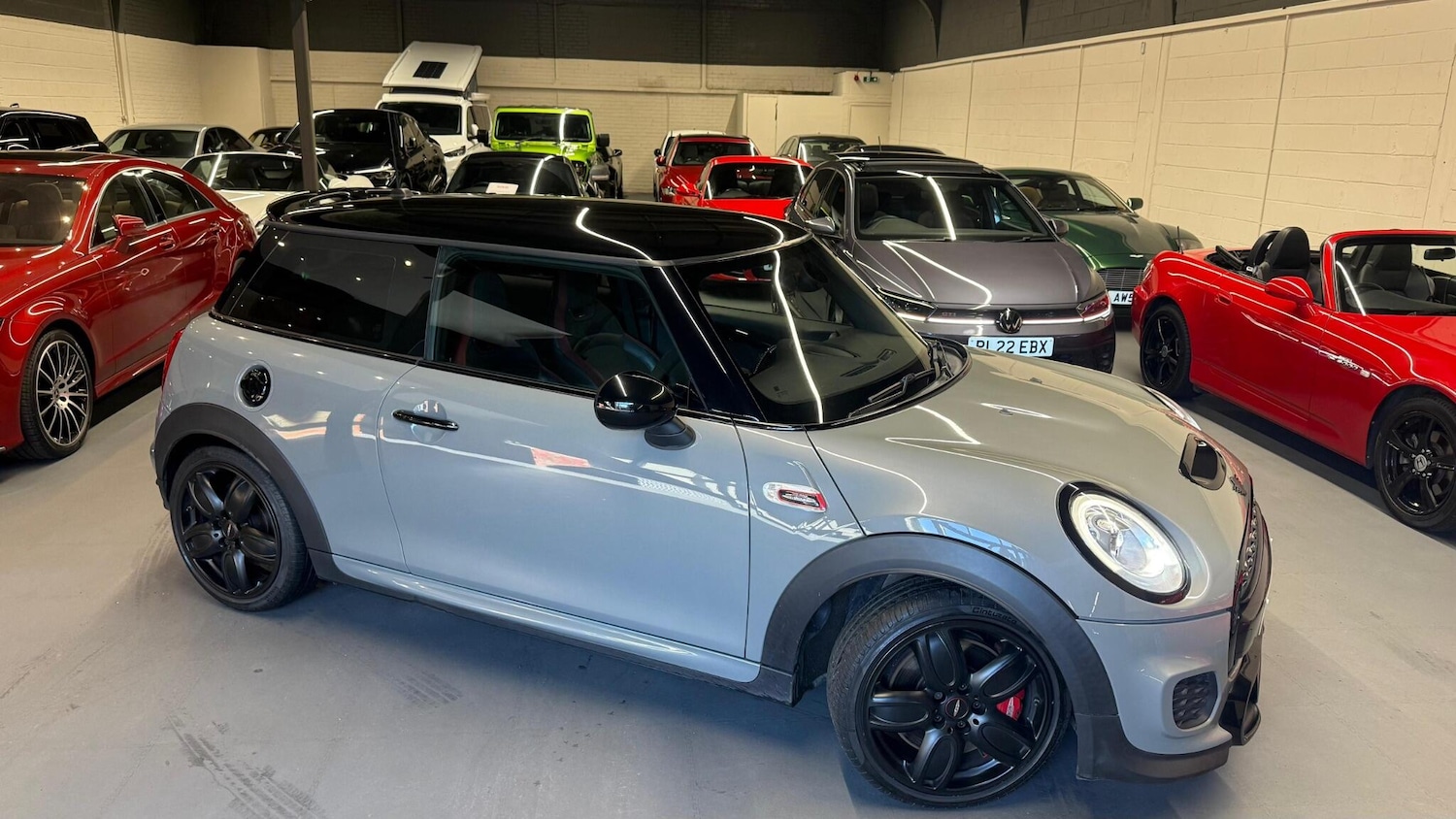 Used MINI Hatch 2018 for sale - 76866390: Photo 1