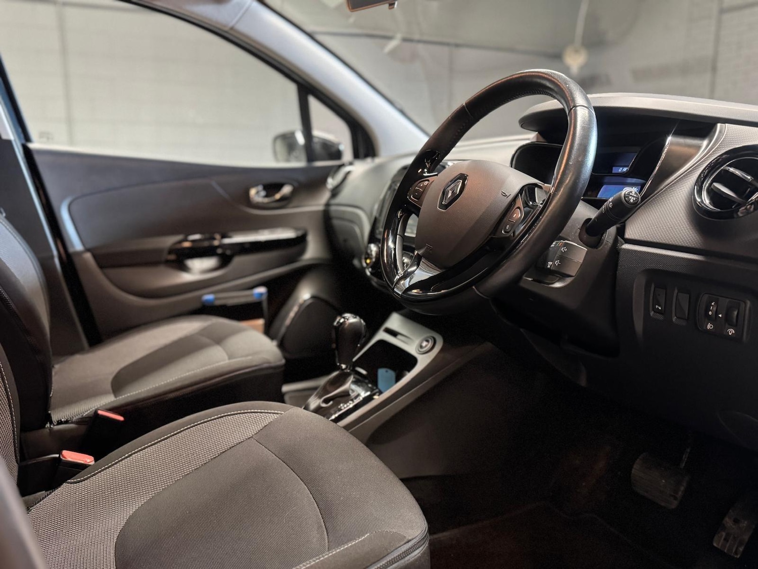 Used Renault Captur 2014 for sale - 77203057: Photo 3