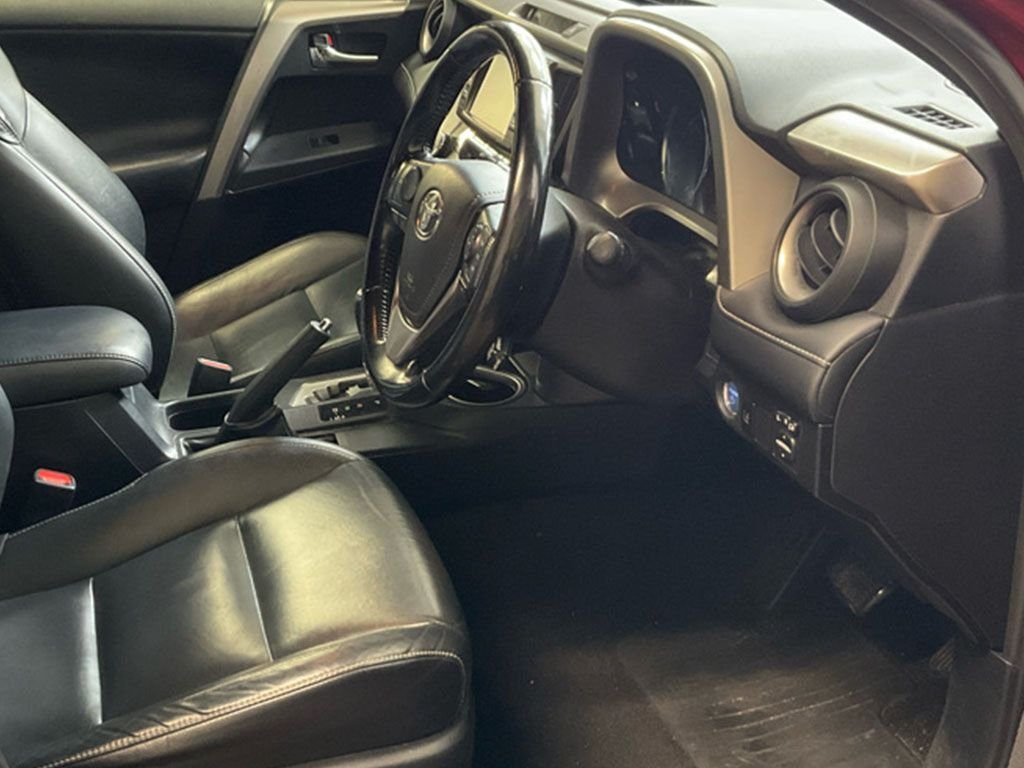 Used Toyota RAV4 2018 for sale - 76396331: Photo 9