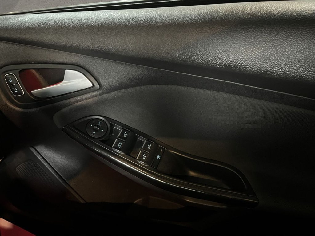 Used Ford Focus 2015 for sale - 77525945: Photo 8