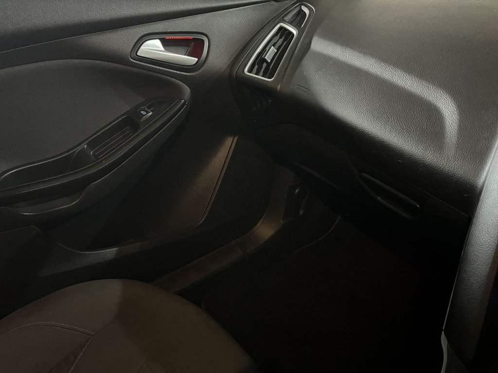 Used Ford Focus 2015 for sale - 77525945: Photo 9