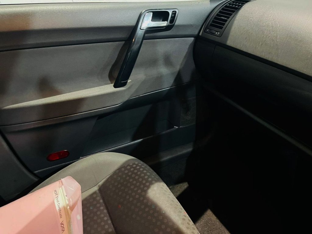 Used Volkswagen Polo 2005 for sale - 77719471: Photo 11