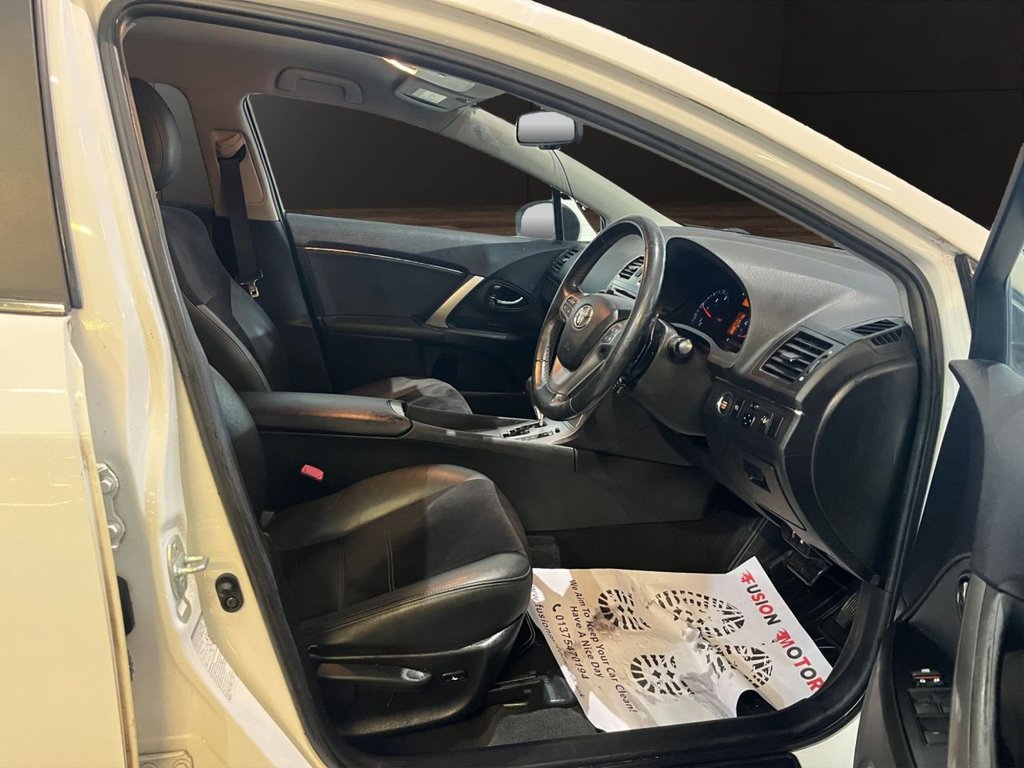 Used Toyota Avensis 2014 for sale - 77560517: Photo 12