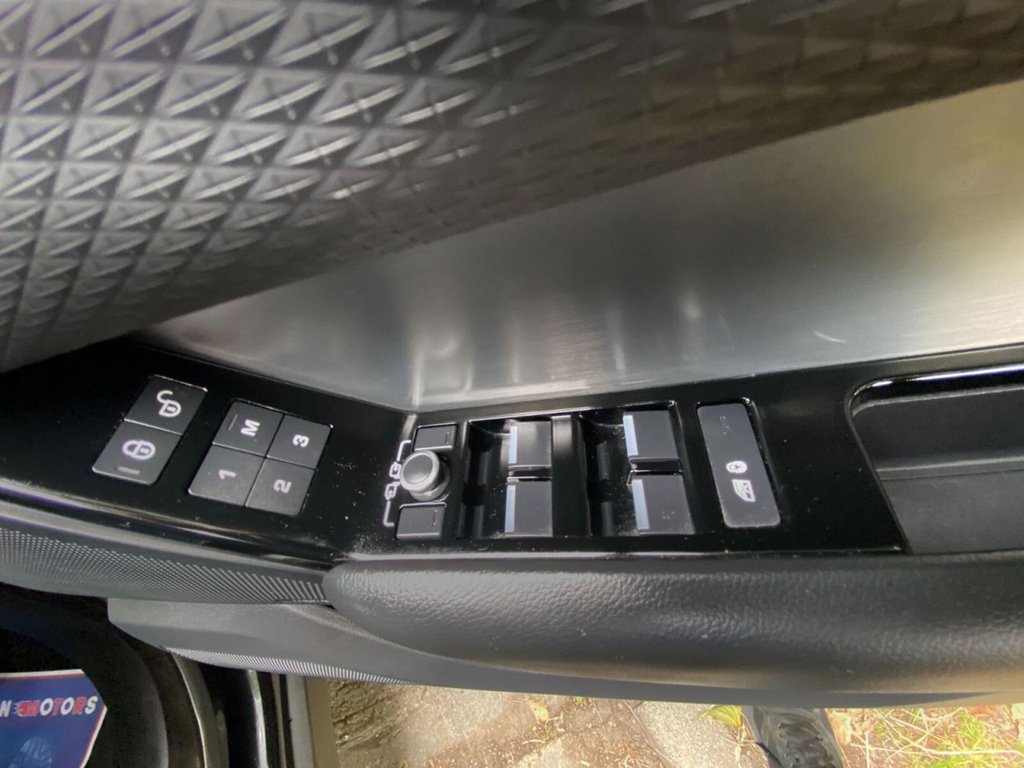 Used Land Rover Range Rover Velar 2019 for sale - 76510132: Photo 7