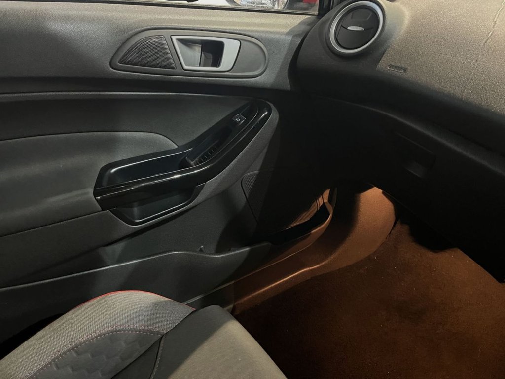 Used Ford Fiesta 2015 for sale - 77397255: Photo 11