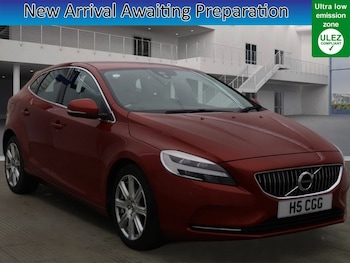 Used Volvo V40 2019 for sale - 77369377: Photo