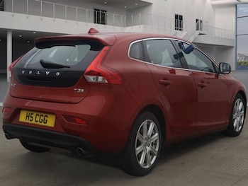 Used Volvo V40 2019 for sale - 77369377: Photo
